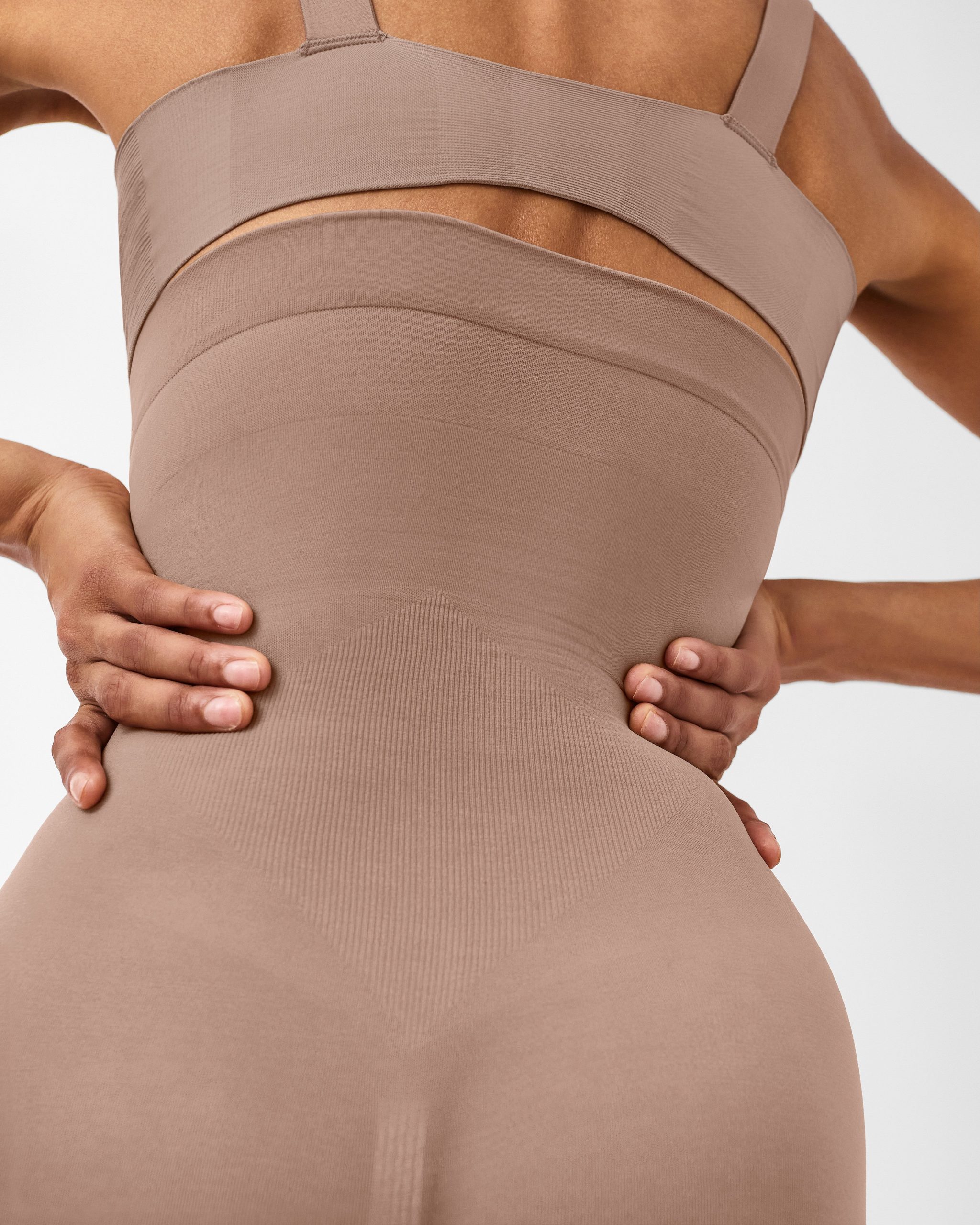 SPANXsculpt? Seamless Power High-Waisted Mid-Thigh Short | Cafe Au Lait - Image 5