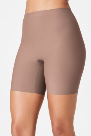 SPANXsupersmooth? Essential Mid-Thigh Short | Cafe Au Lait