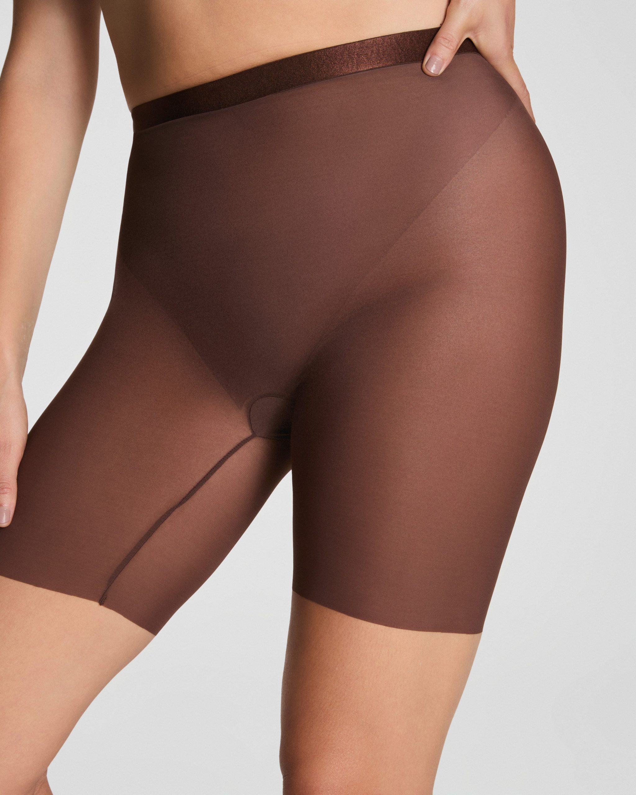SPANXsupersmooth? SheerSense Mid-Thigh Short | Espresso - Image 3