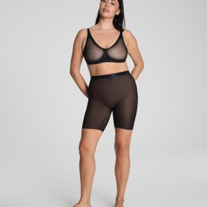 SPANXsupersmooth?  SheerSense Mid-Thigh Short