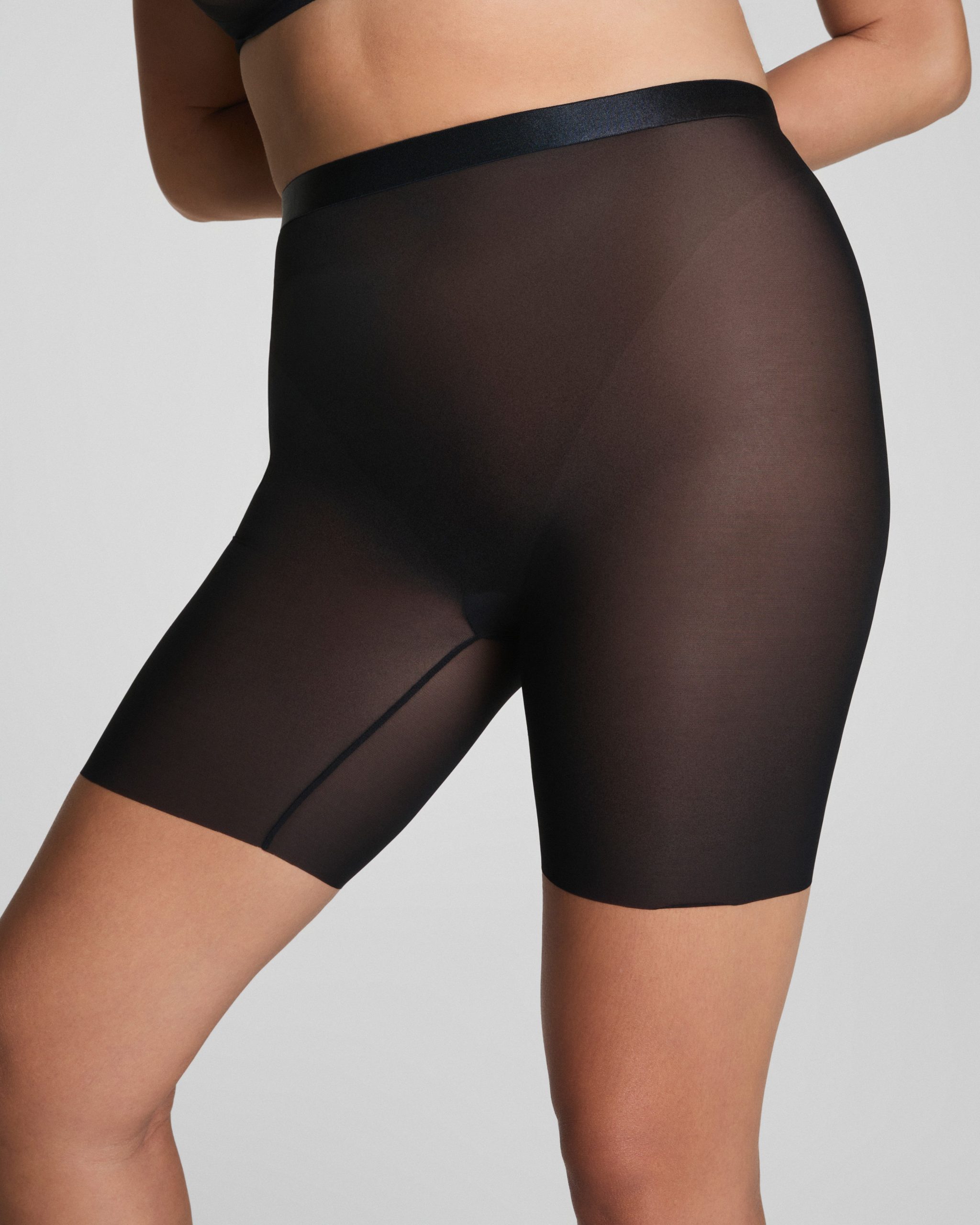 SPANXsupersmooth? SheerSense Mid-Thigh Short | Very Black - Image 4