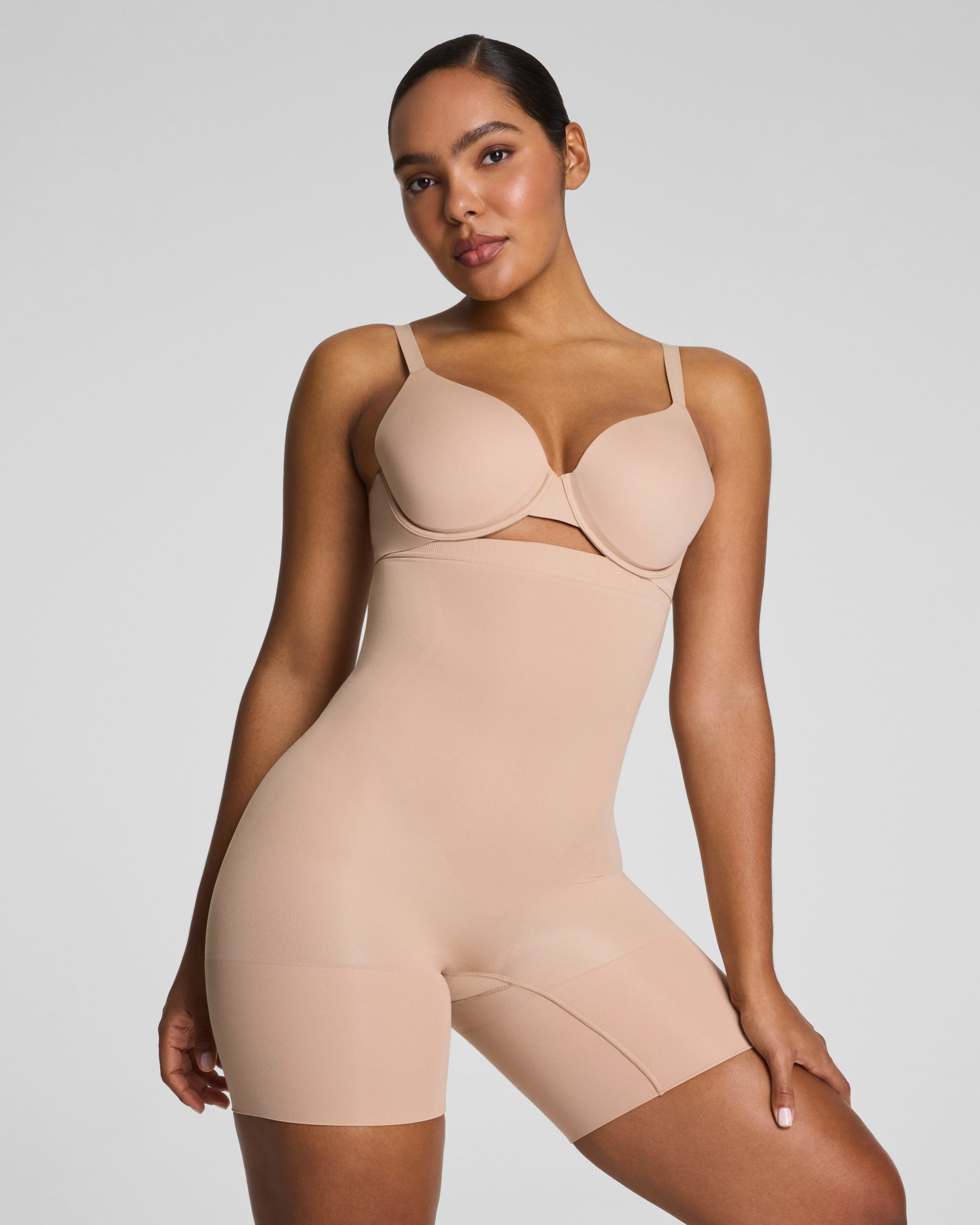 SPANXsculpt? GoFigure High-Waisted Mid-Thigh Short | Chai - Image 3