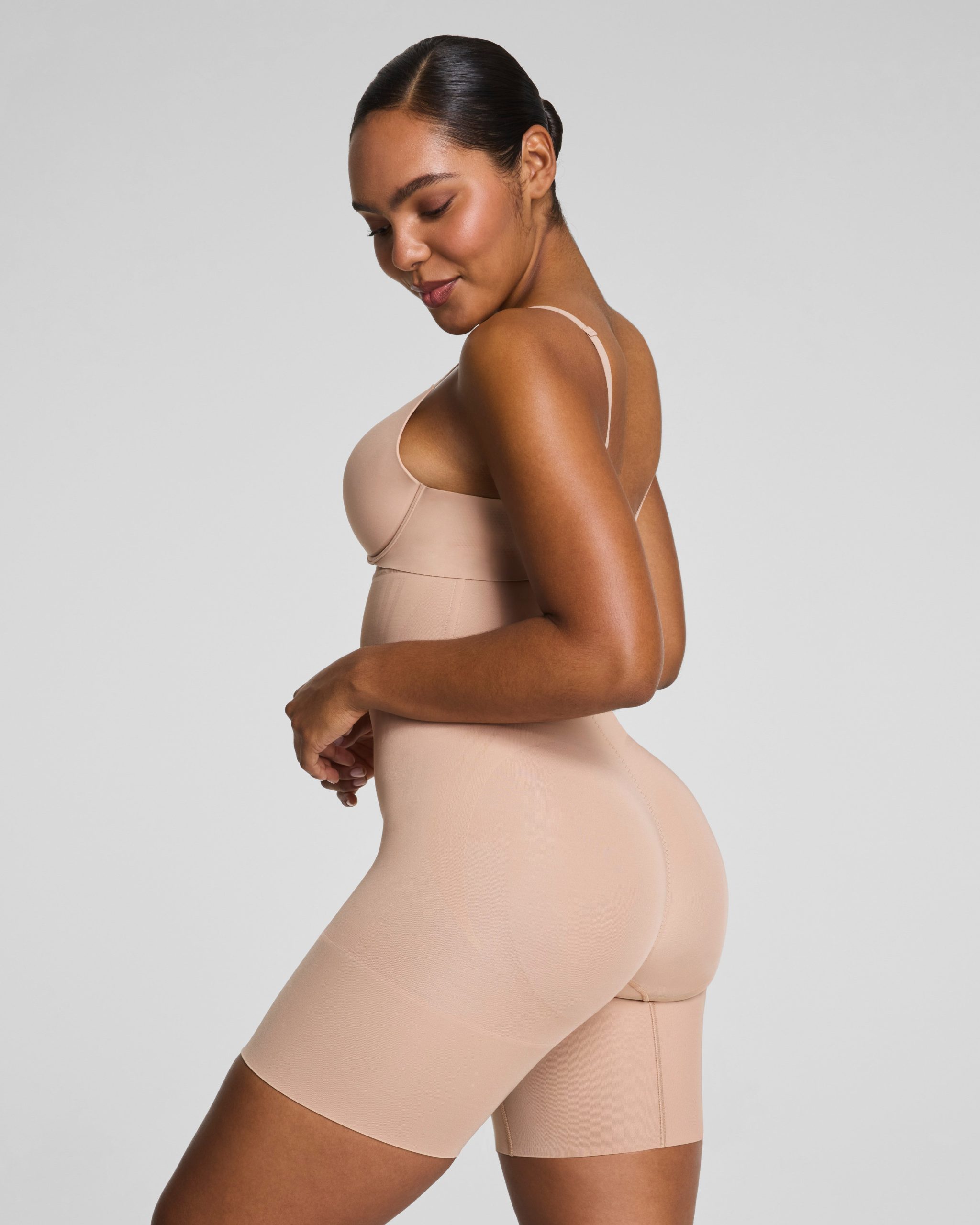 SPANXsculpt? GoFigure High-Waisted Mid-Thigh Short | Chai - Image 4