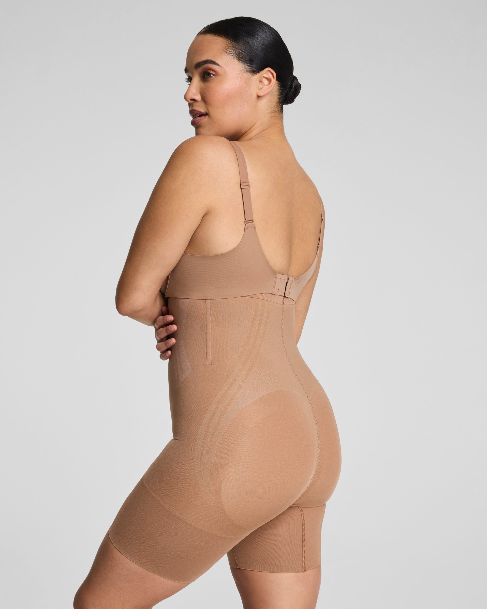 SPANXsculpt? GoFigure High-Waisted Mid-Thigh Short | Cinnamon - Image 4