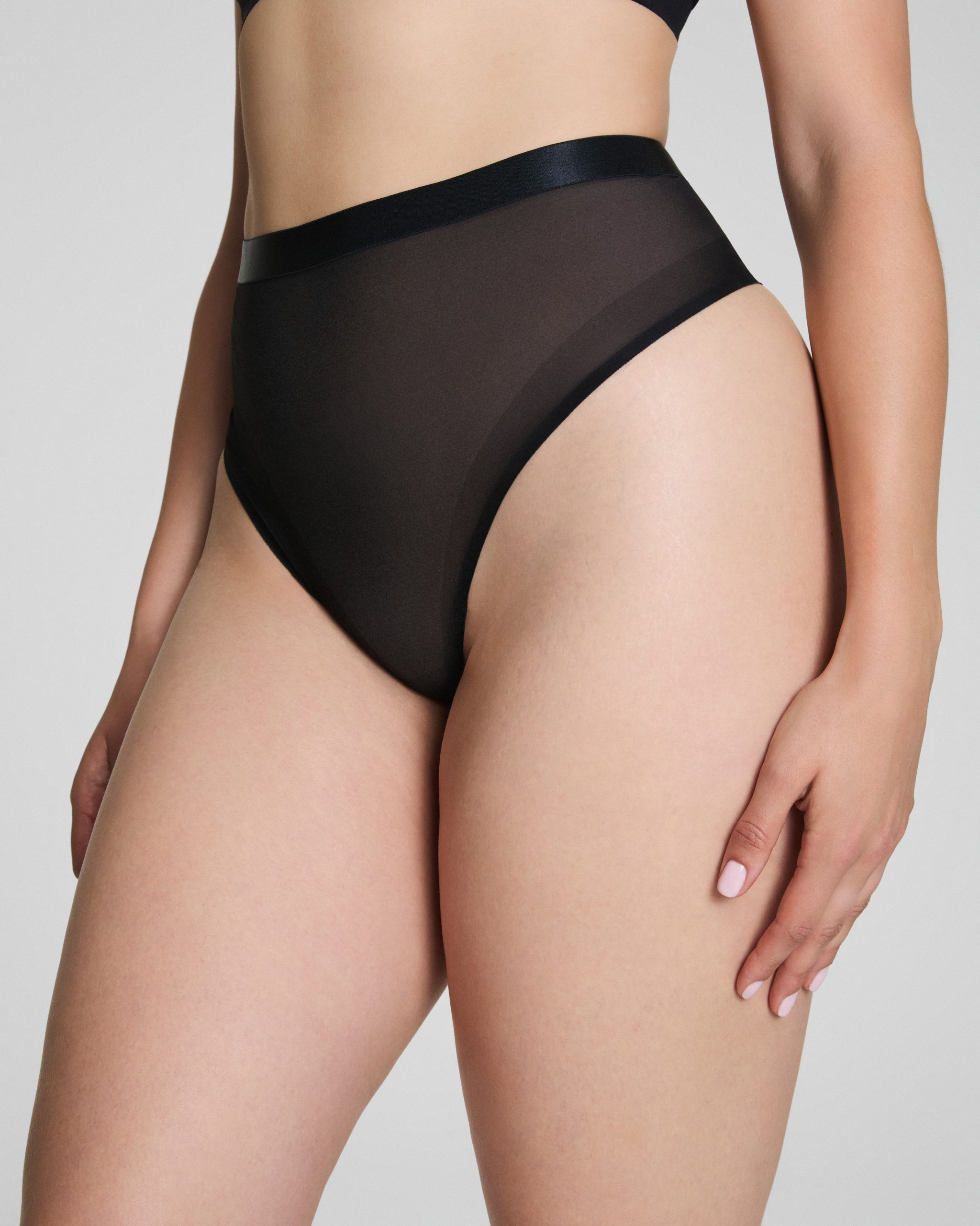 SPANXsupersmooth? SheerSense Thong | Very Black