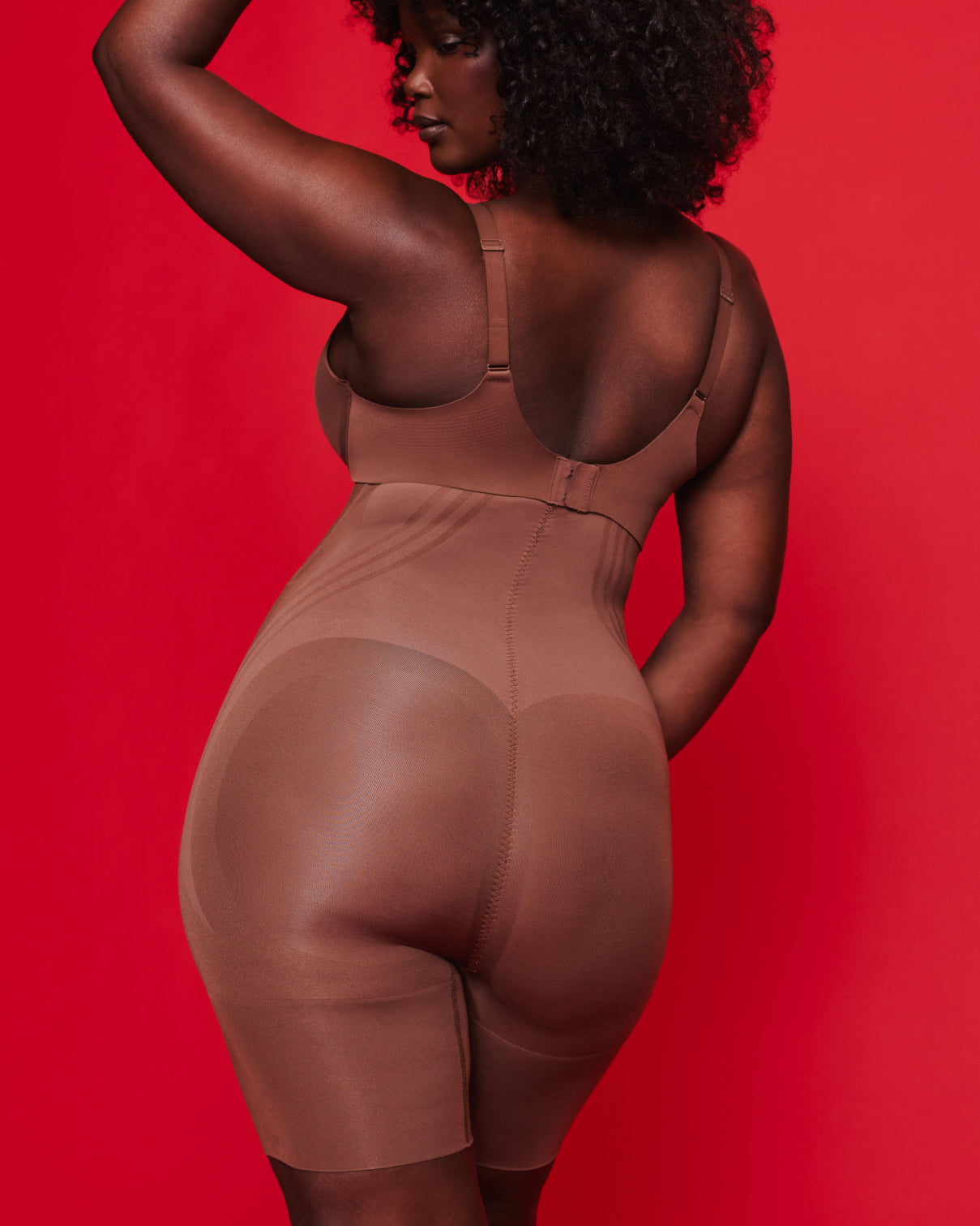 SPANXsculpt? GoFigure High-Waisted Mid-Thigh Short | Ganache - Image 2
