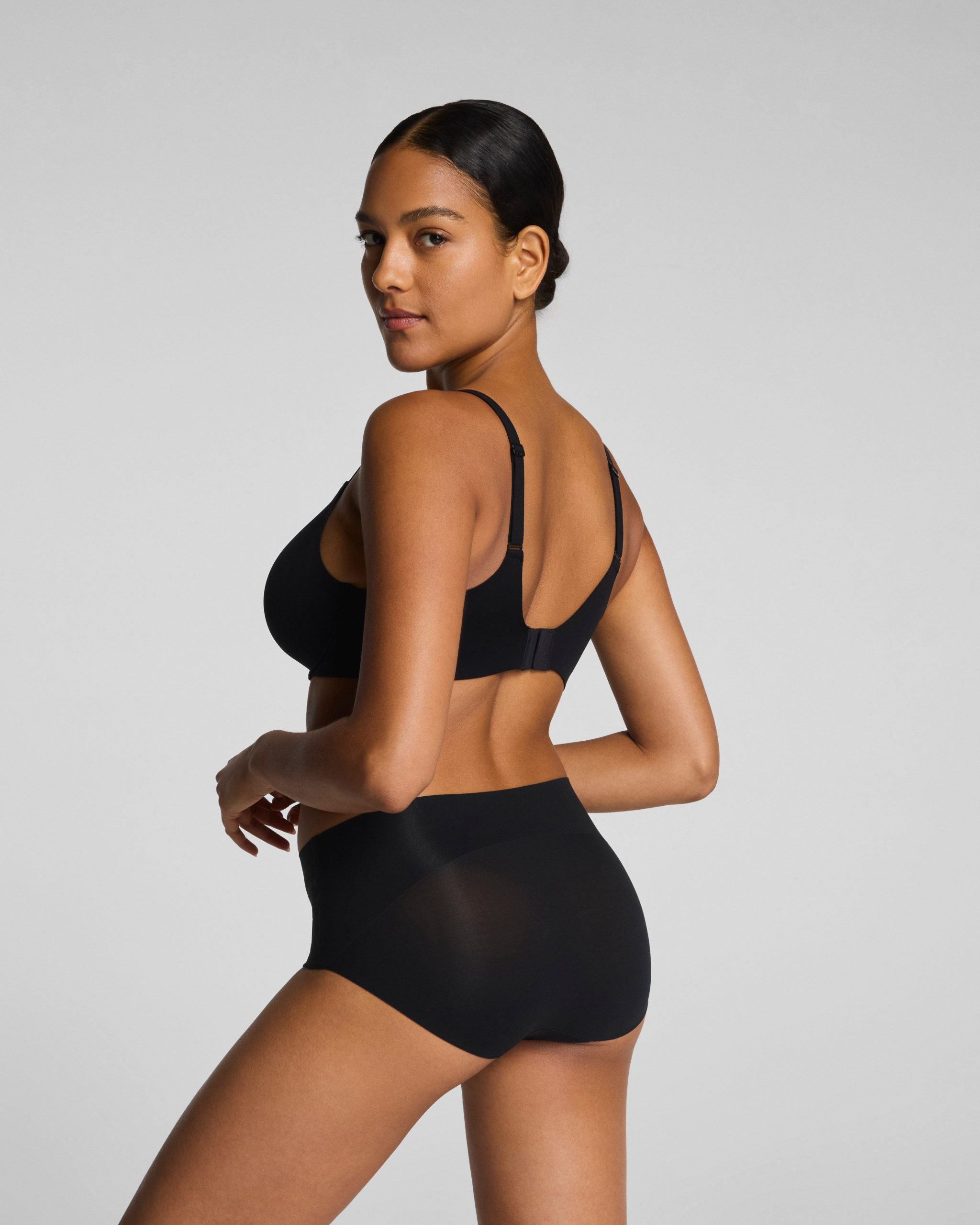 SPANXsupersmooth? BraVa Unlined Bra | Very Black - Image 4