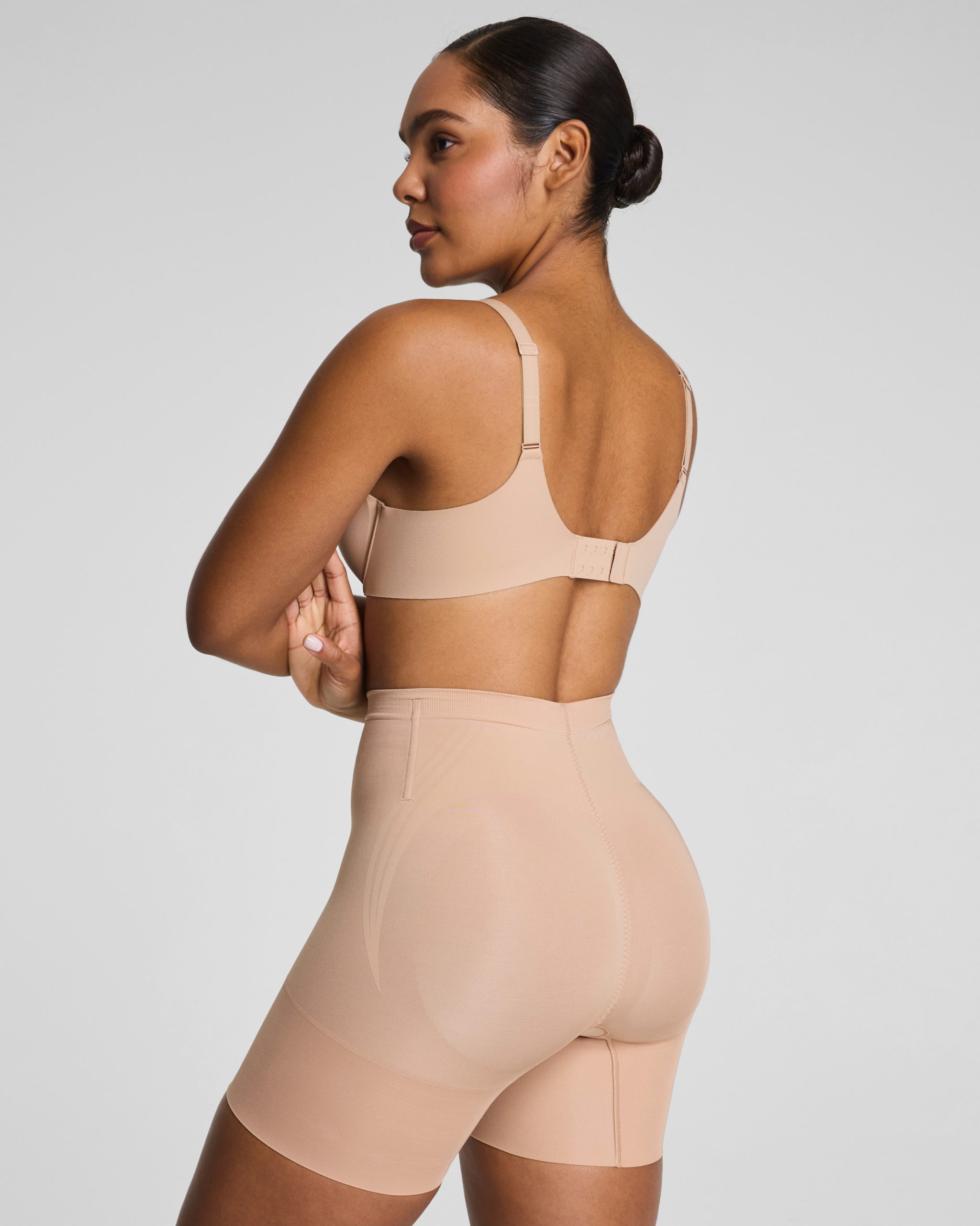 SPANXsculpt? GoFigure Mid-Thigh Short | Chai - Image 2