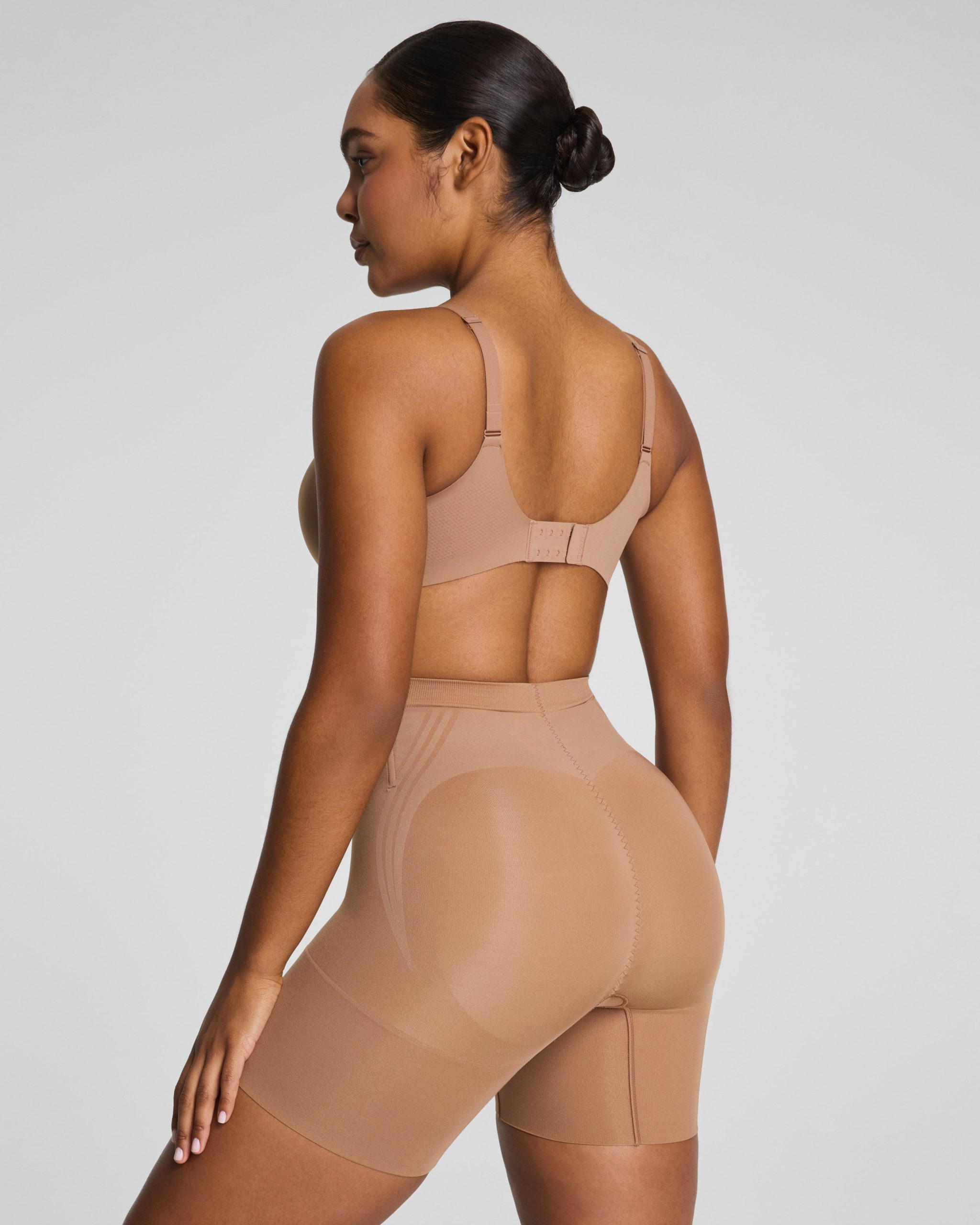 SPANXsculpt? GoFigure Mid-Thigh Short | Cinnamon - Image 4