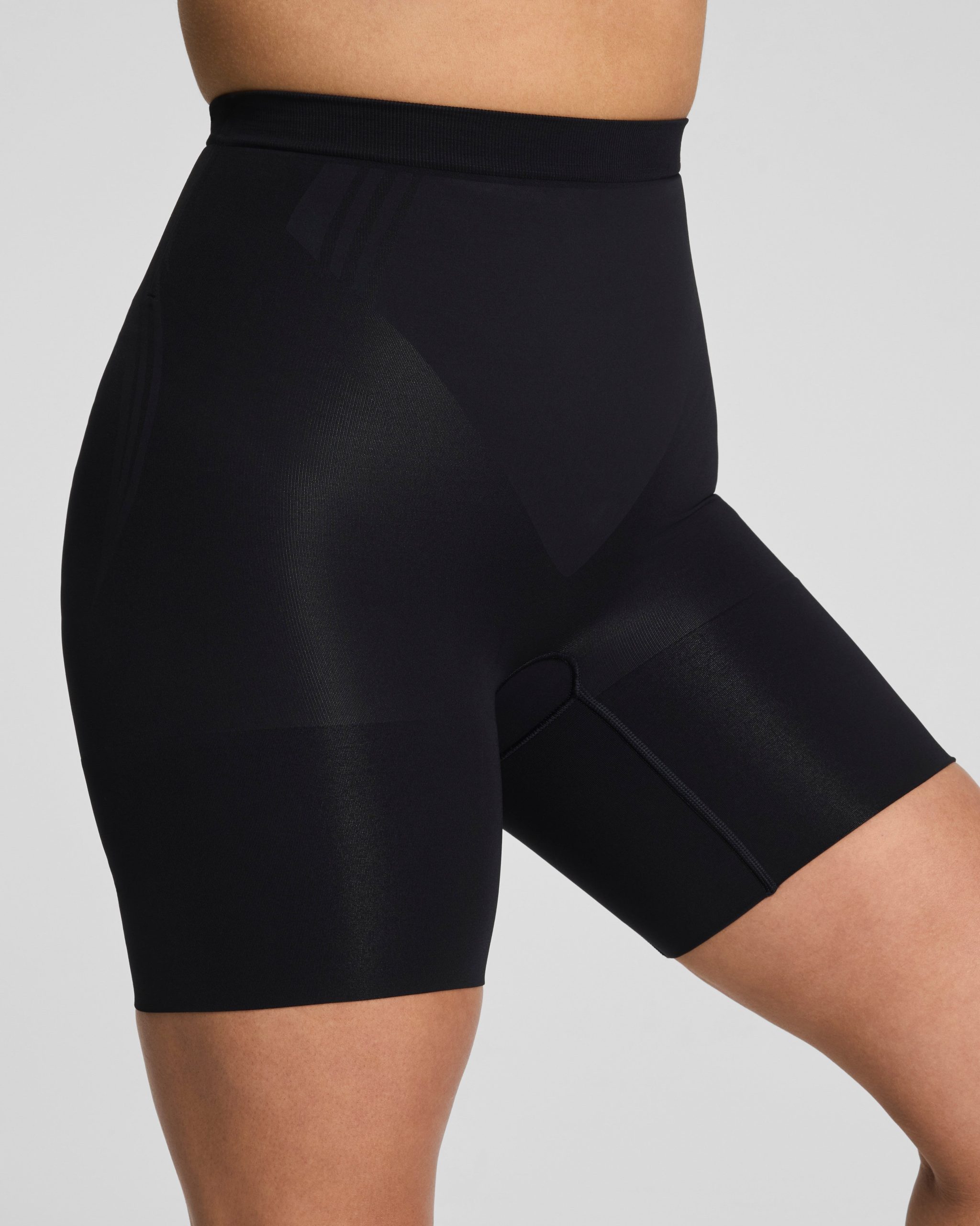 SPANXsculpt? GoFigure Mid-Thigh Short | Very Black - Image 3