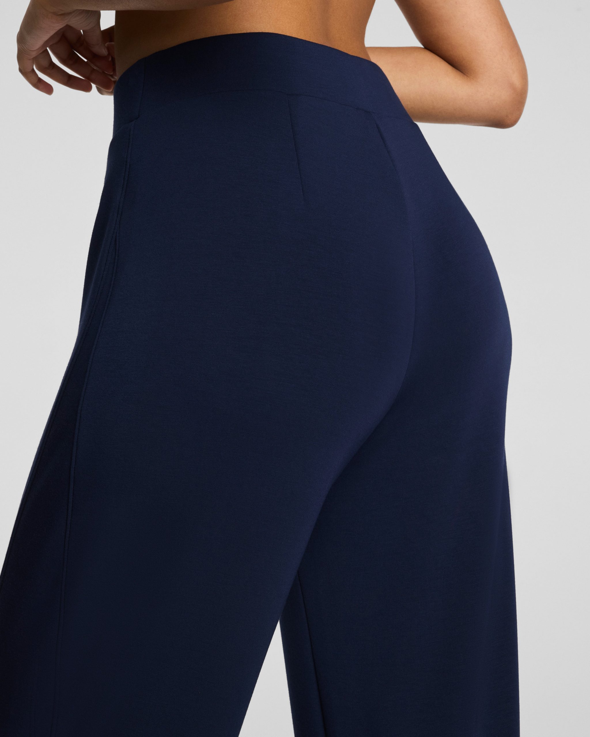 SPANX AirEssentials? Barrel Leg Pant | Timeless Navy - Image 4