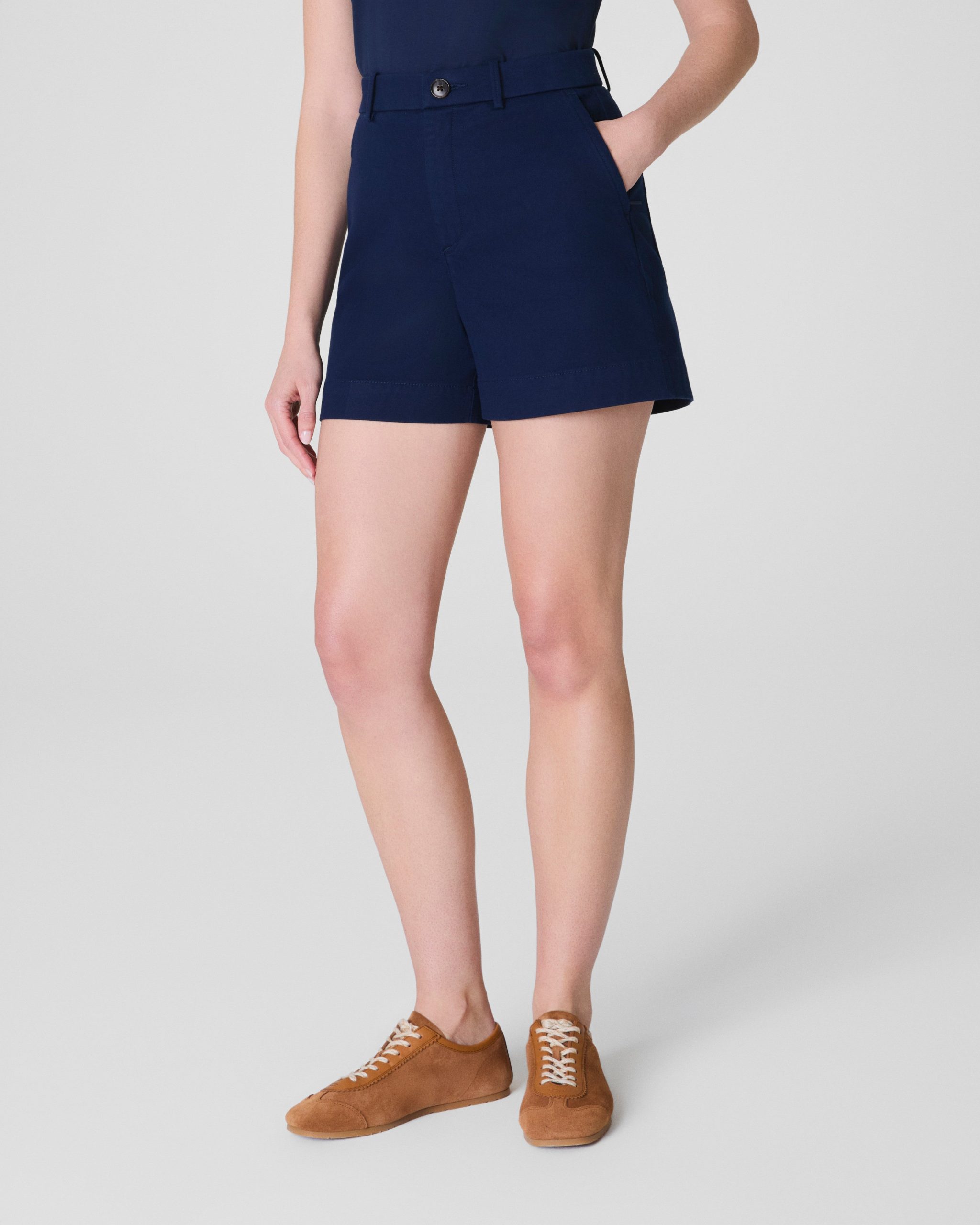 SPANXsupersmooth? Stretch Twill Short. 5 | Timeless Navy - Image 2