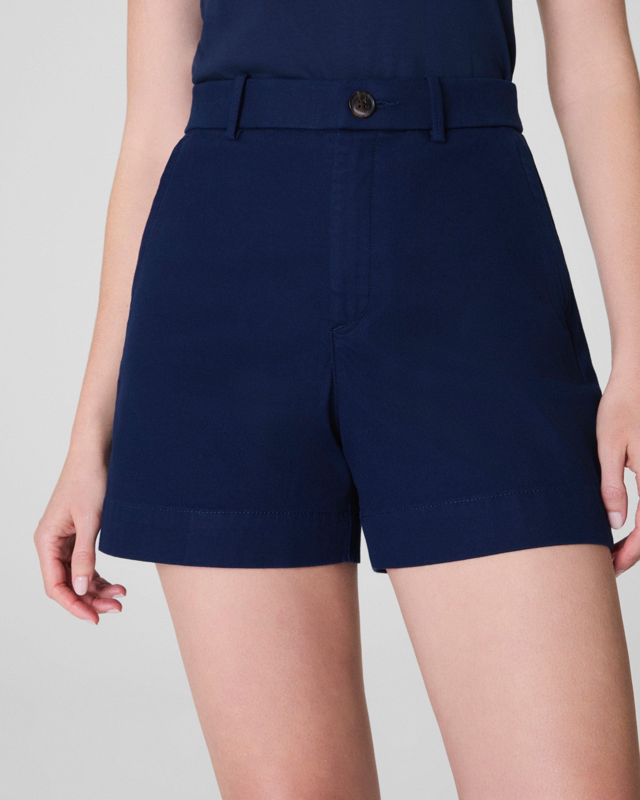 SPANXsupersmooth? Stretch Twill Short. 5 | Timeless Navy - Image 3