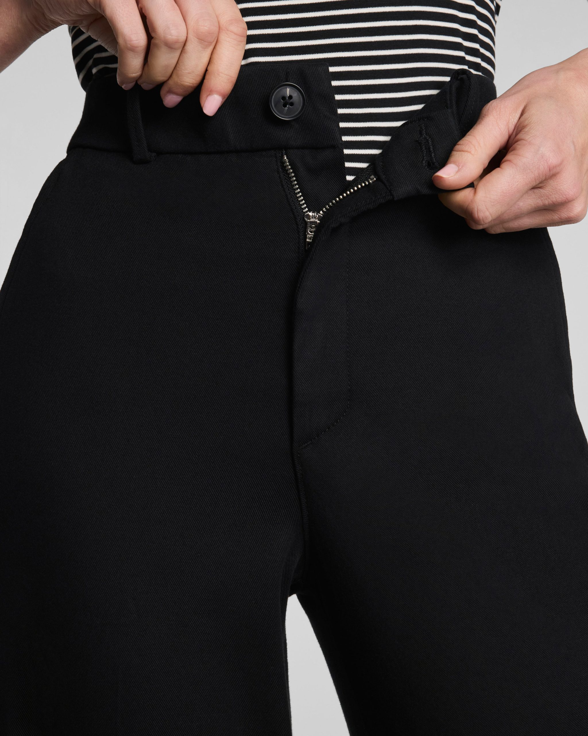 SPANXsupersmooth? Stretch Twill Cropped Wide Leg Pant | Classic Black - Image 4
