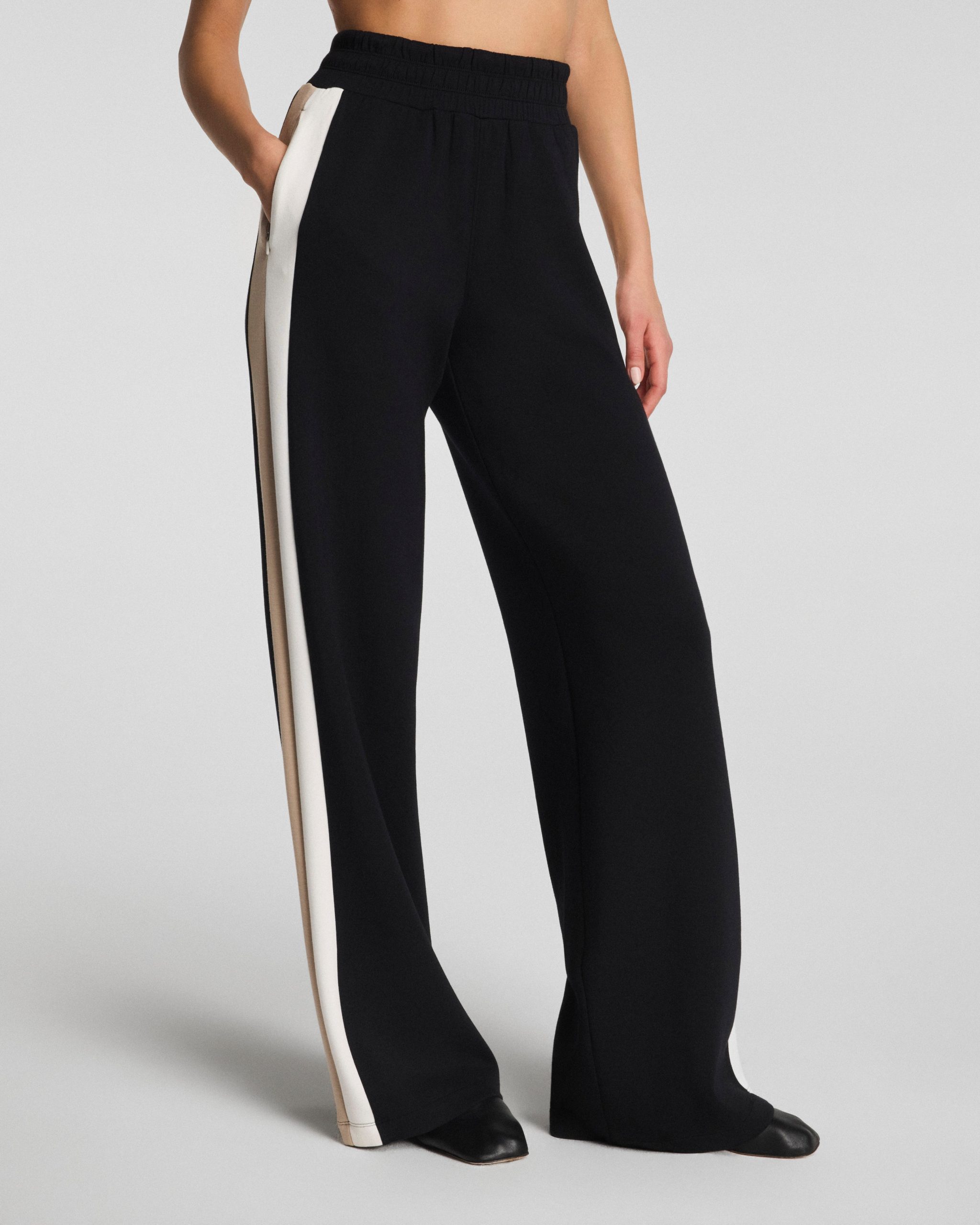 SPANX AirEssentials? Colorblock Track Pant | Very Black Stripe - Image 2