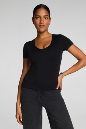 SPANXsmooth? Jersey V-Neck Tee | Classic Black