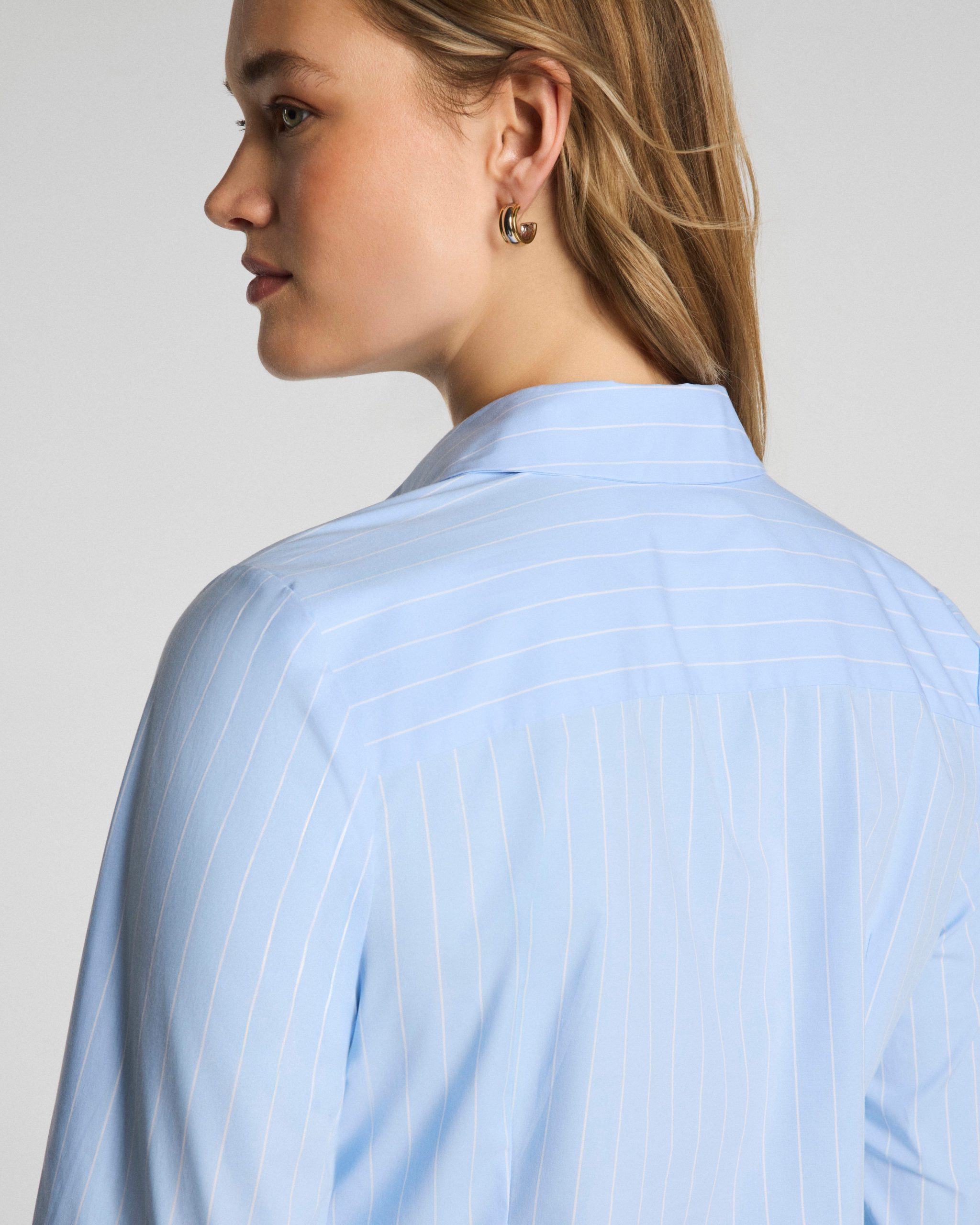 SPANX? Poplin No-Gape Tailored Button-Down | Peak/Classic White - Image 4