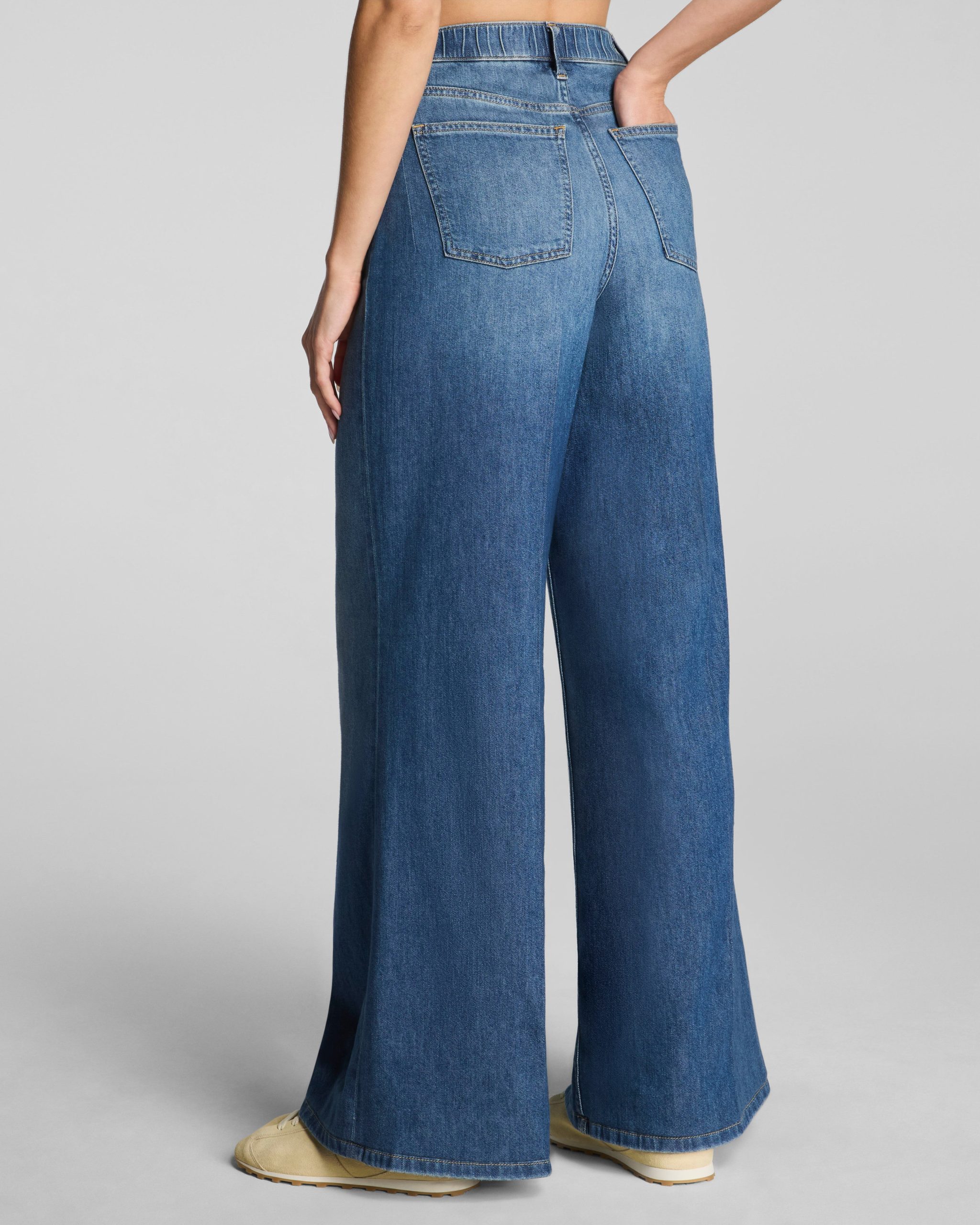 SPANXsupersmooth? Authentic 360 Lightweight Super Wide Leg Jeans | Oceanic - Image 3