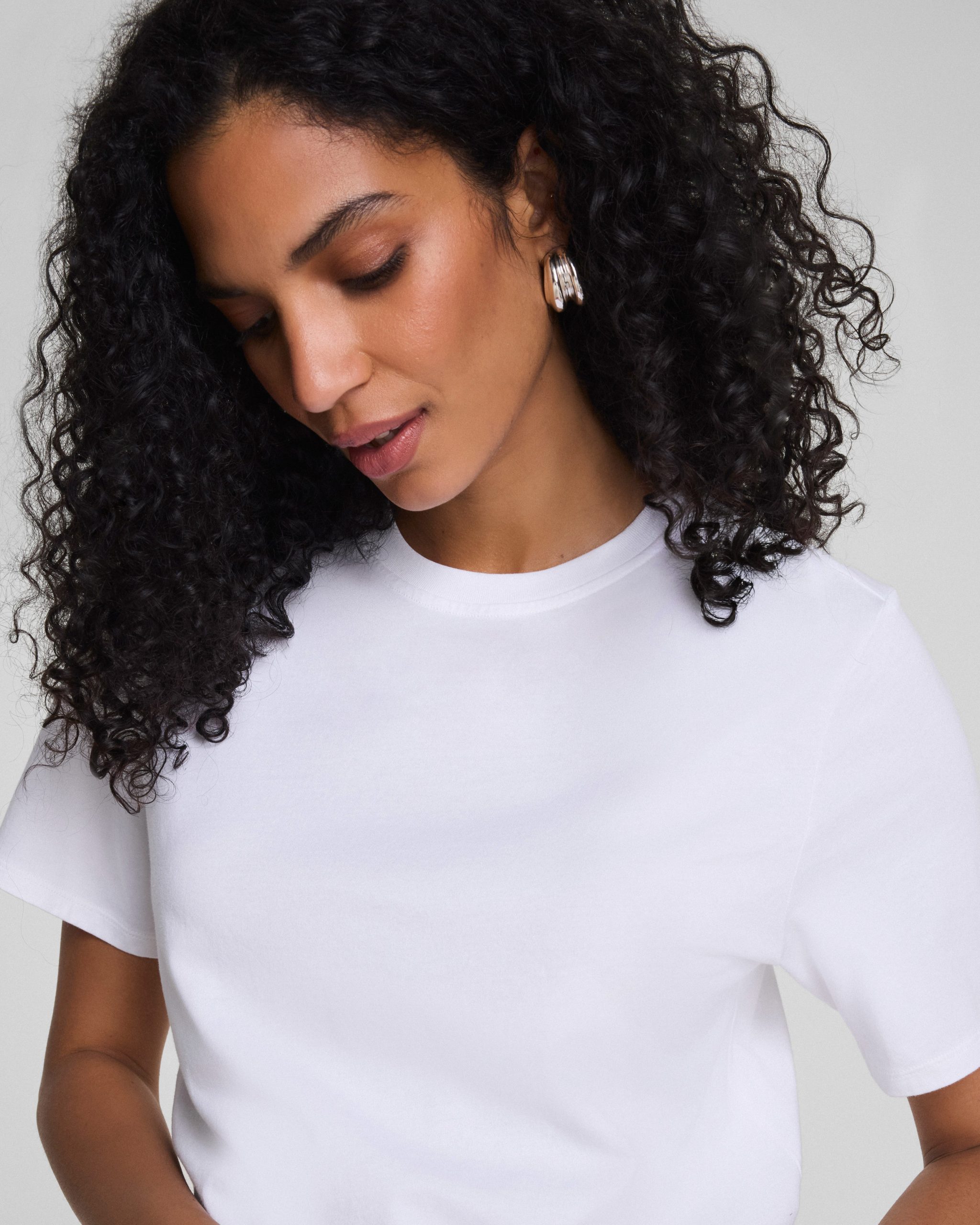karla welch for SPANX? Everyday Tee | Classic White - Image 3