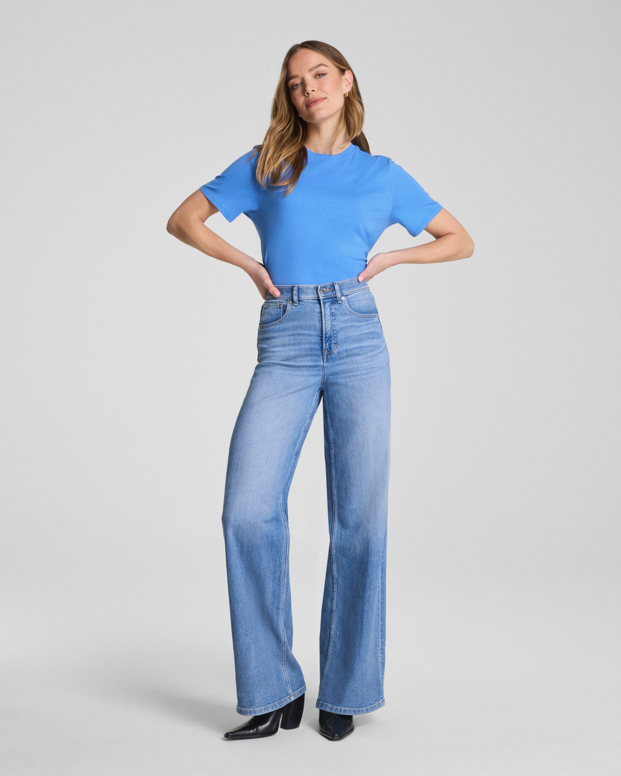 karla welch for SPANX? Everyday Tee | French Blue - Image 4