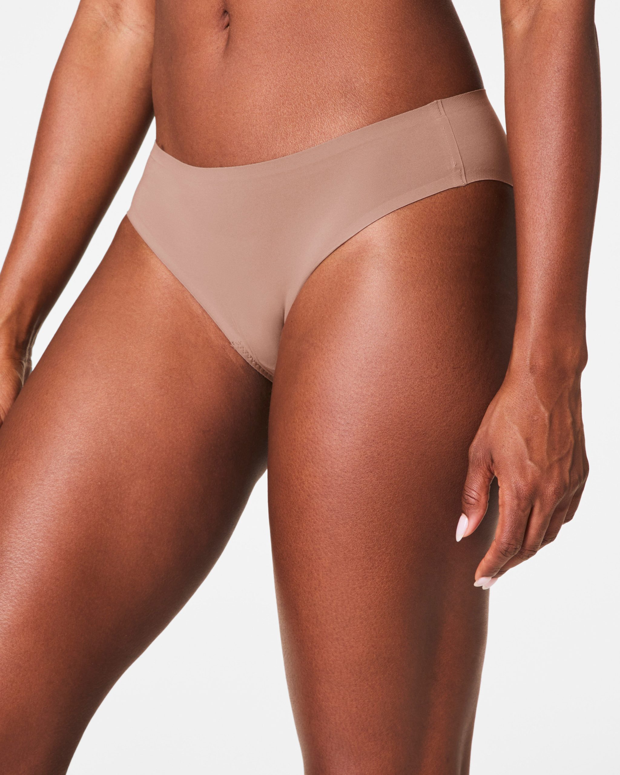 SPANXsmooth? Fit-To-You Bikini 3-Pack Box | Cafe Au Lait/Iconic Leopard/Very Black - Image 3