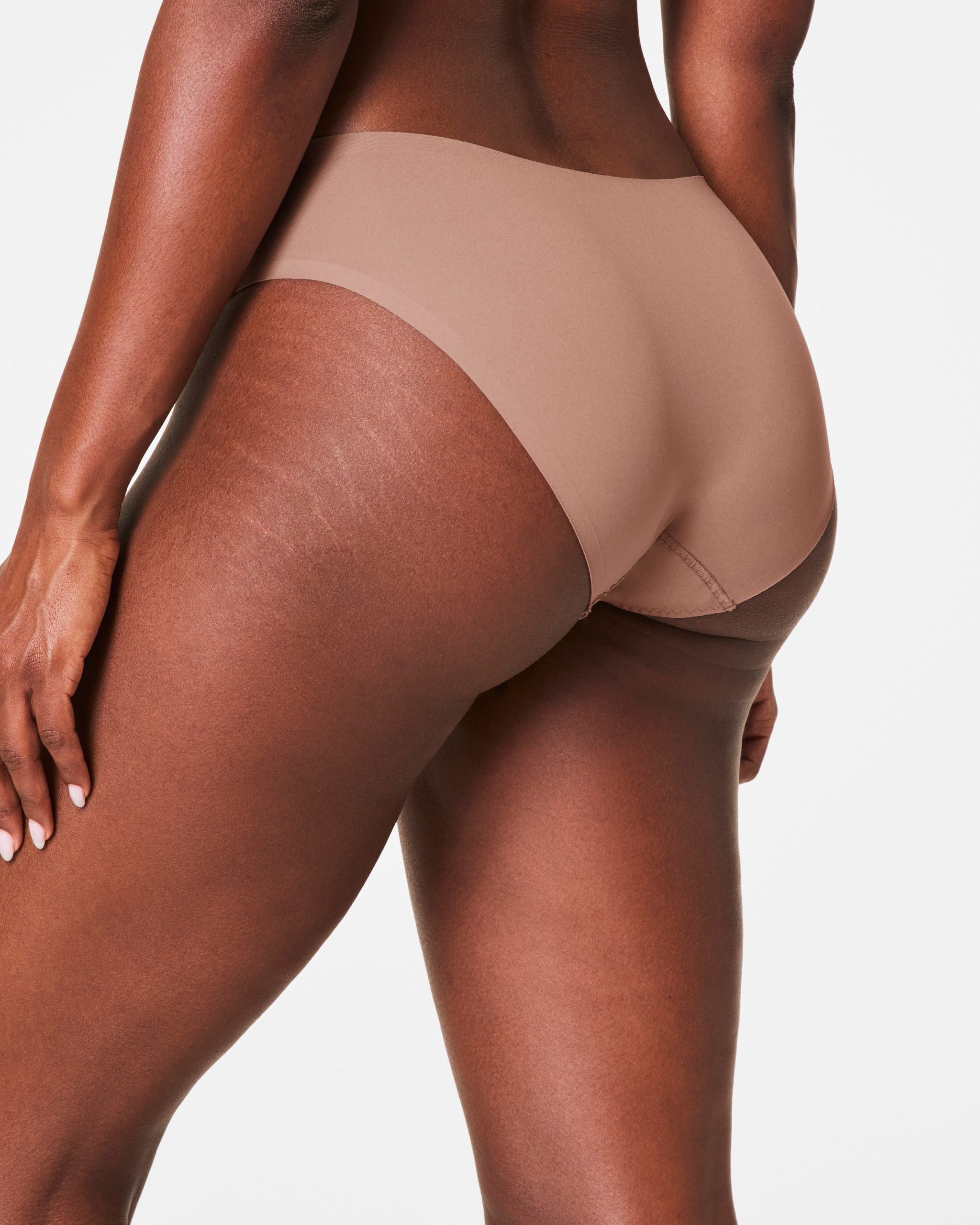 SPANXsmooth? Fit-To-You Bikini 3-Pack Box | Cafe Au Lait/Iconic Leopard/Very Black - Image 4