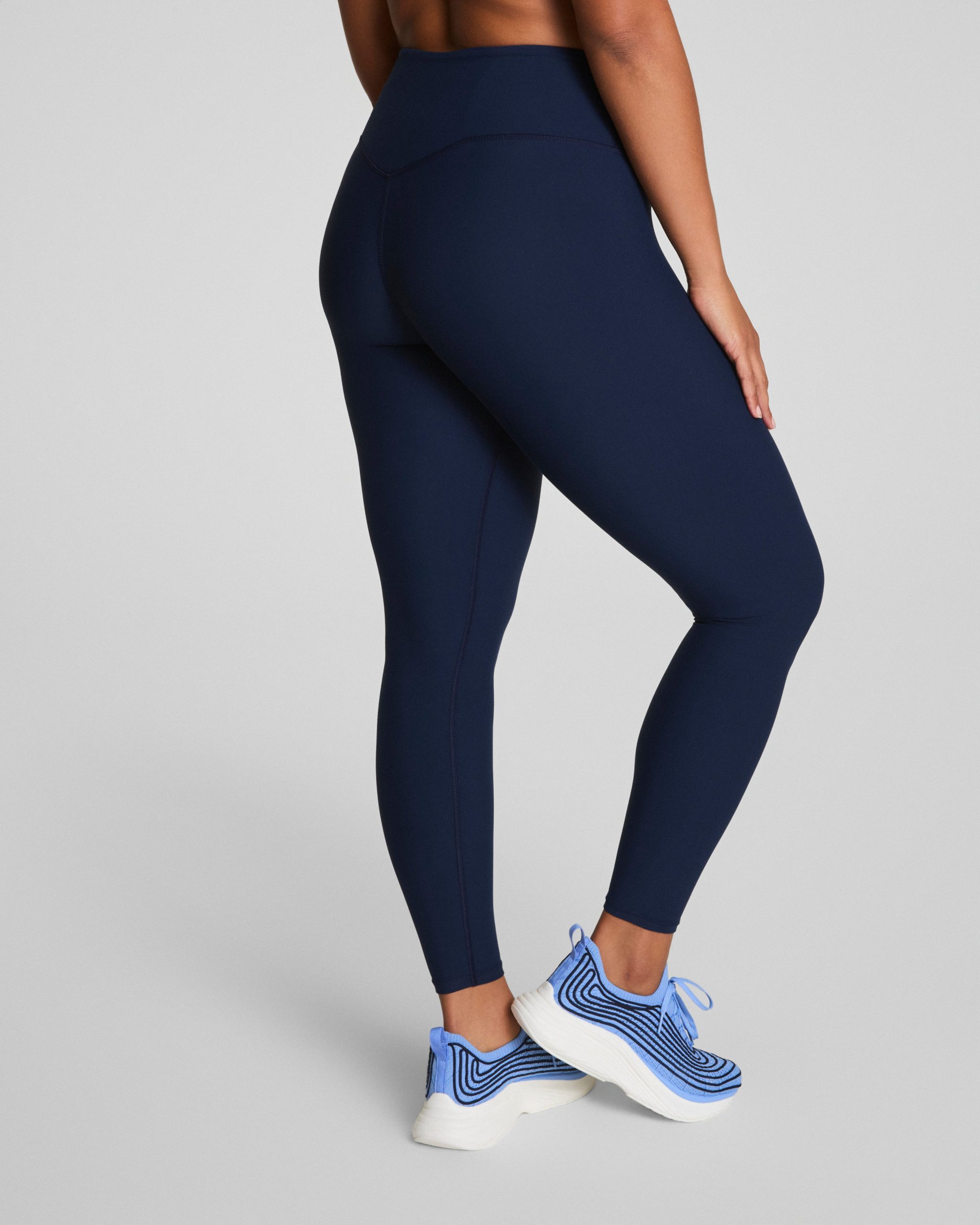 SPANXsmooth? OnForm Full-Length Leggings | Timeless Navy - Image 5