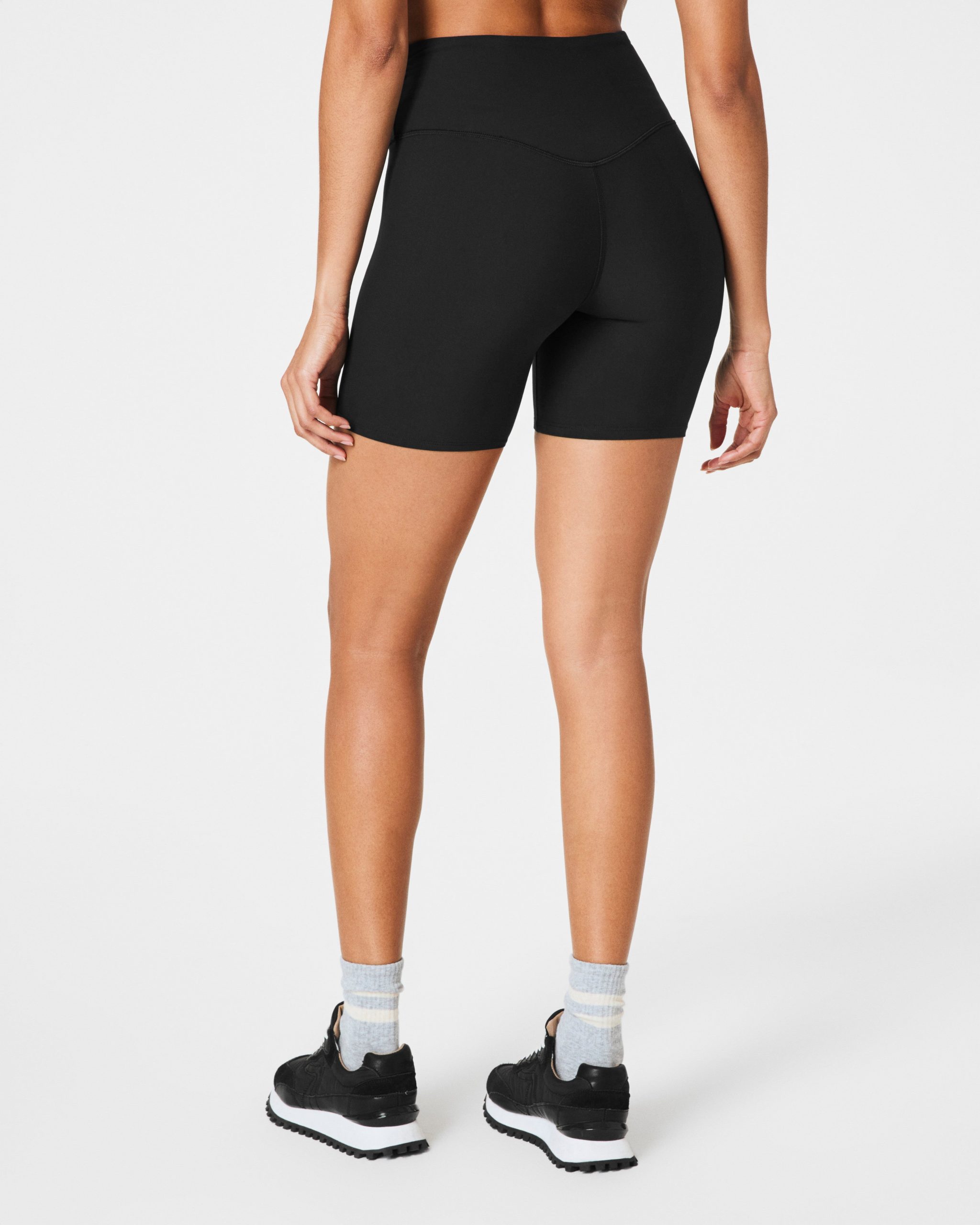 SPANXsmooth? OnForm Bike Short. 6 | Very Black - Image 3
