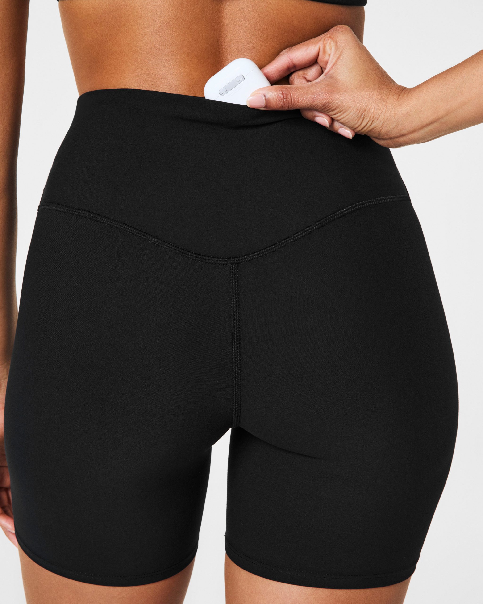 SPANXsmooth? OnForm Bike Short. 6 | Very Black - Image 4