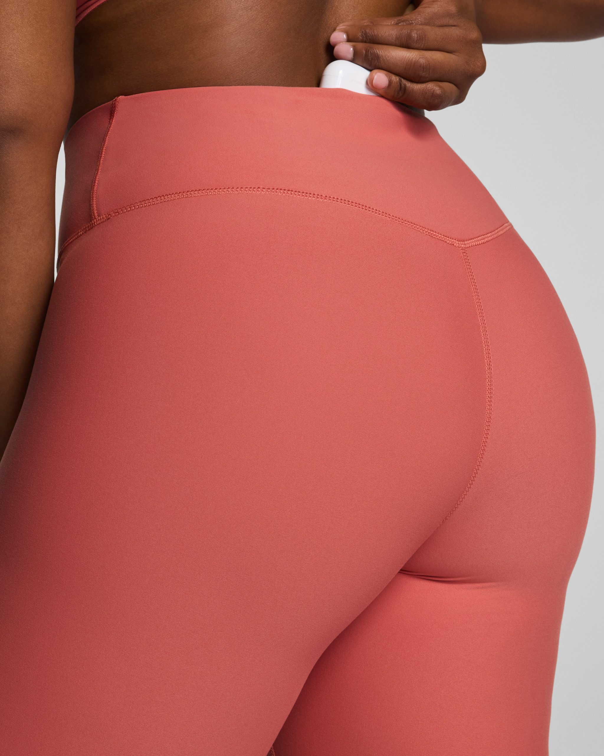 SPANXsmooth? OnForm 7/8 Leggings | Clay - Image 5