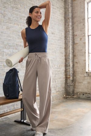SPANXsmooth? On the Move Wide Leg Pant