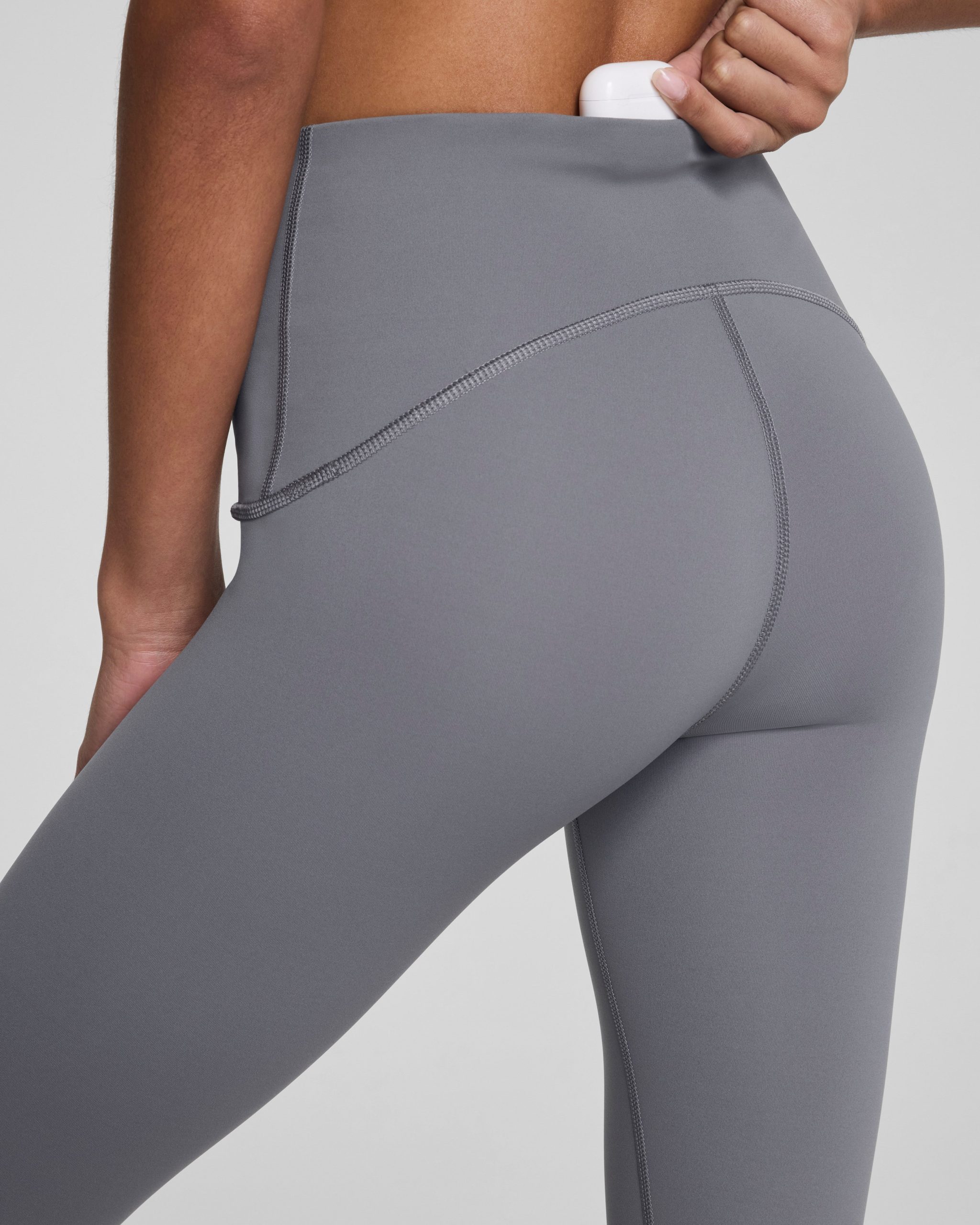 SPANXshape? Booty Boost? Cropped Leggings. 19 | Anthracite - Image 4