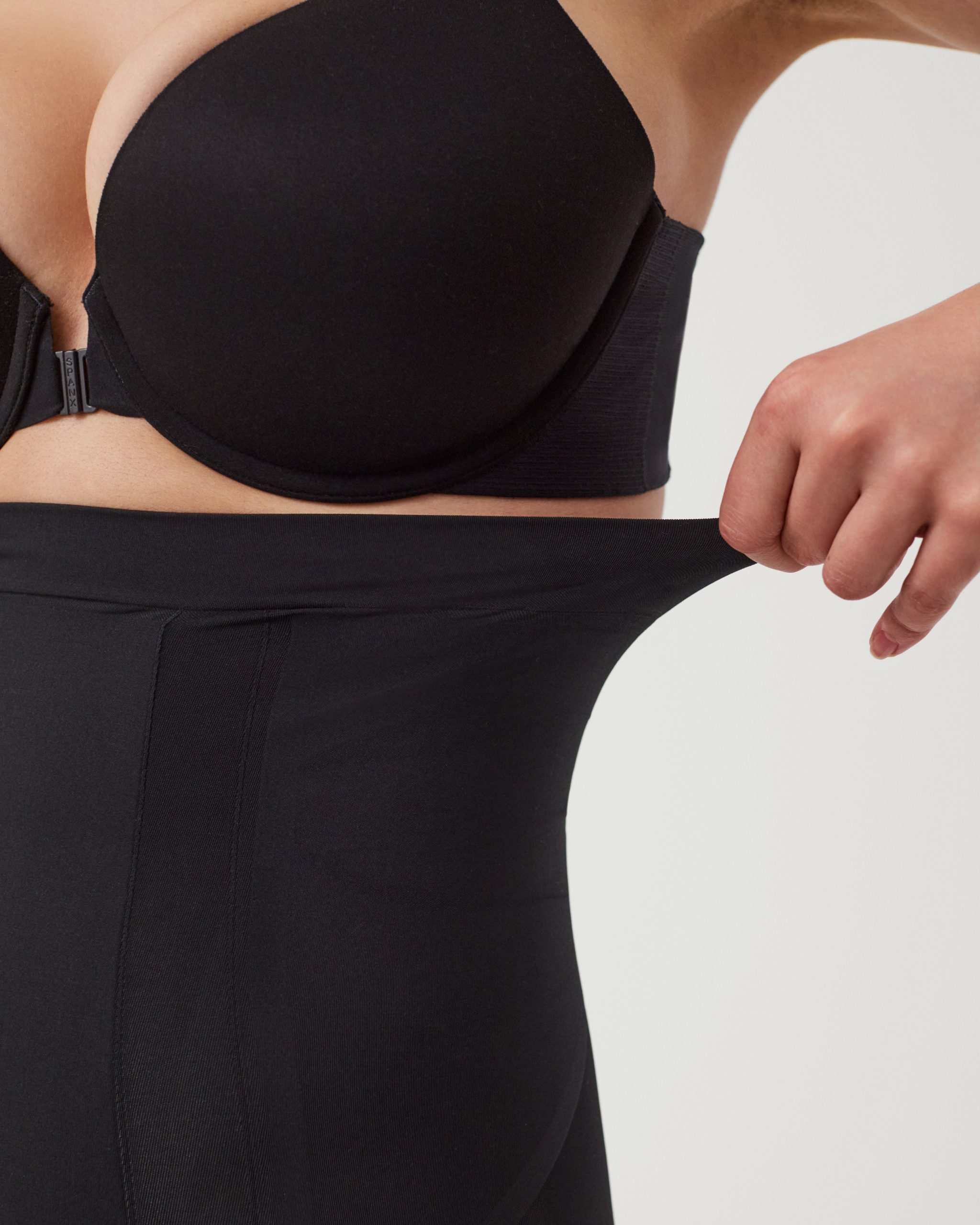 SPANXsculpt? OnCore High-Waisted Mid-Thigh Short | Very Black - Image 2